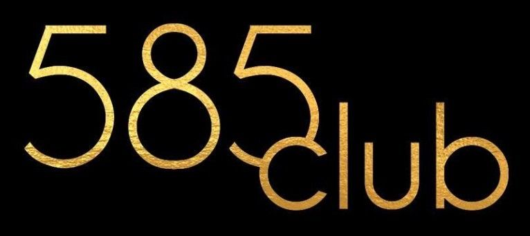 585